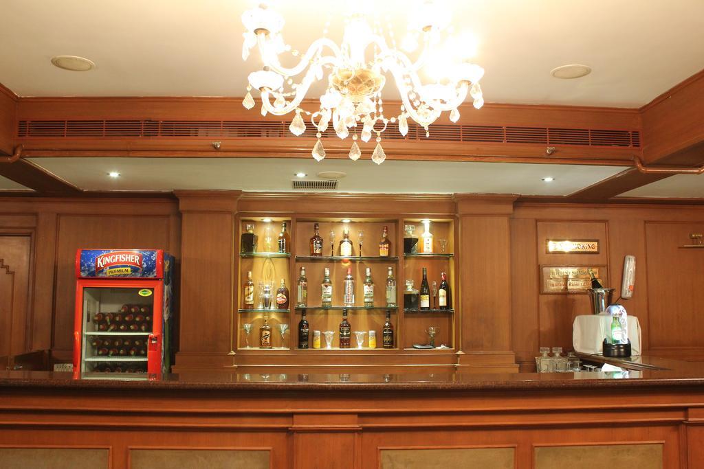 Hotel Emerald Park Chennai Exterior photo
