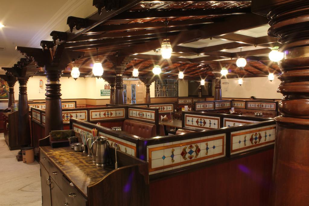 Hotel Emerald Park Chennai Exterior photo