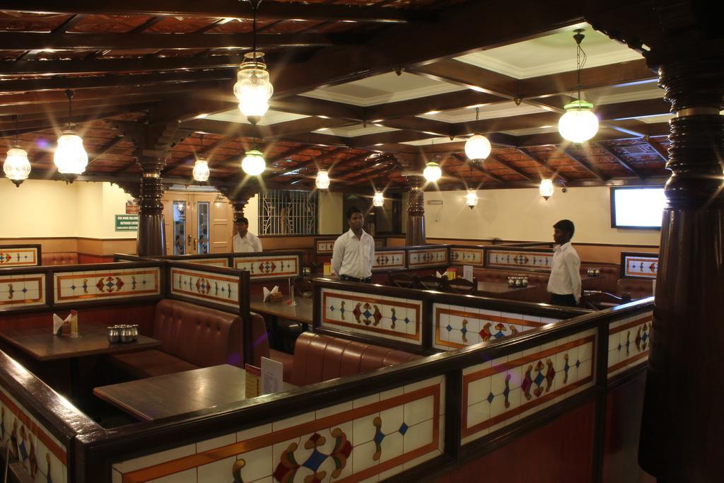 Hotel Emerald Park Chennai Exterior photo