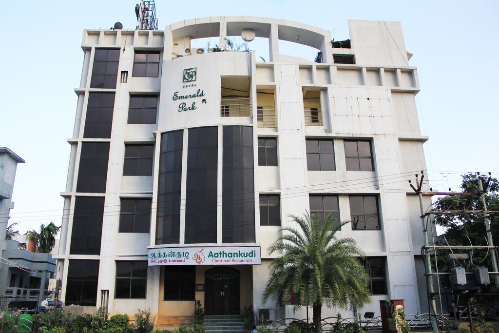 Hotel Emerald Park Chennai Exterior photo