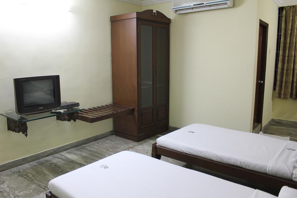 Hotel Emerald Park Chennai Exterior photo