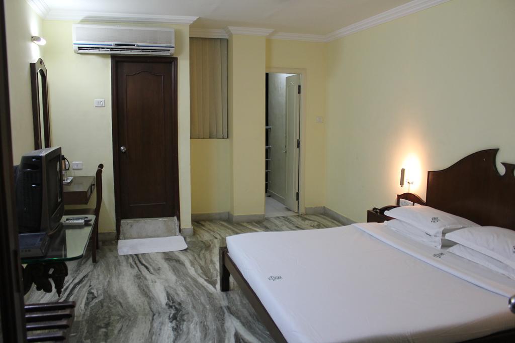 Hotel Emerald Park Chennai Room photo