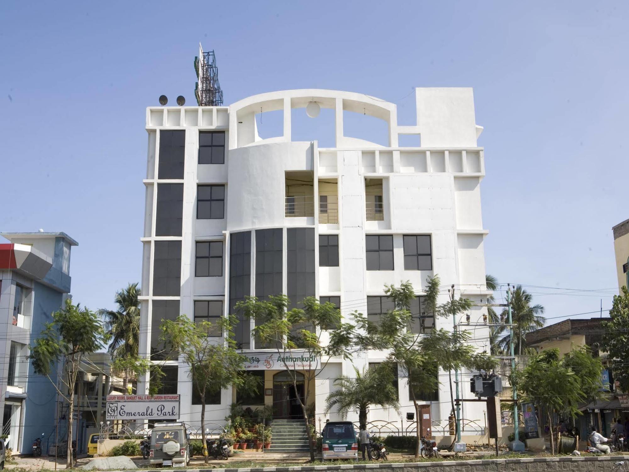 Hotel Emerald Park Chennai Exterior photo
